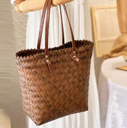 Niche solid color plastic handwoven bag vacation beach bag